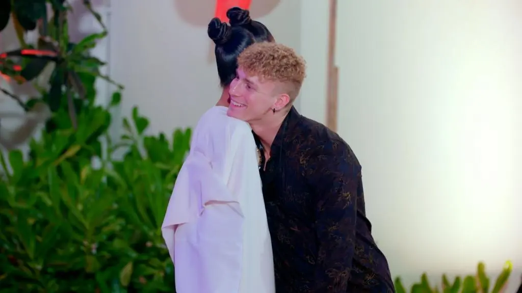 TVN7_MAX_PRORES_HOTEL_PARADISE_EXTRA_S09_ODC_39