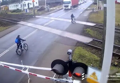 Straż miejska z nowymi uprawnieniami? Mandaty także na przejazdach kolejowych