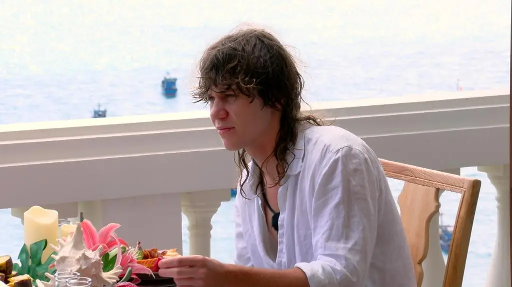TVN7_PRORES_HOTEL_PARADISE_S09_ODC_09