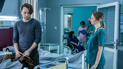 "Szpital św. Anny". Odc. 53. Wroński wrócił do domu, Bartek przyłapał Maćka u Kaśki, a Wojtek został porwany