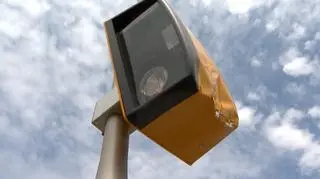 Zniszczony fotoradar.