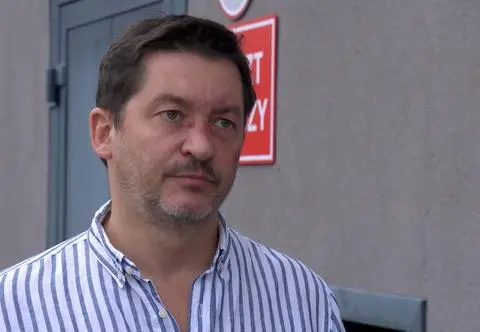 "Na Wspólnej" PRZED EMISJĄ odcinka 3902 w TV: Berg wyznaje Antkowi, że jest jego ojcem!