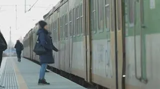 17-latek przytrzaśnięty przez drzwi wagonu walczy o życie. Pośpiech kontra bezpieczeństwo?