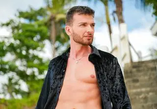 Adam Osiński z "Hotelu Paradise 10". Co o nim wiemy? Wiek, pochodzenie, zainteresowania, związki