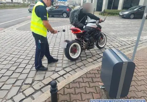 Policja kontroluje poziom hałasu w pojazdach. Kierowcy pod lupą sonometru