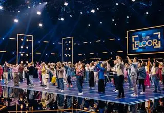 "The Floor" - quiz. Rozpoznasz kategorię z 4. edycji po hasłach? Sprawdź! 