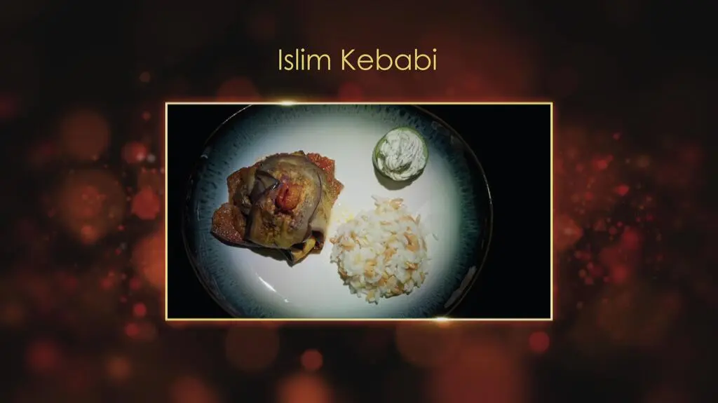 Islim Kebabı, czyli wołowina zawijana w bakłażanach z ryżem i tzatzikami Sahina z Krakowa