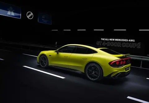 Mercedes-AMG GT 4-Door Coupe. Elektryczny, ale brzmi jak V8 i robi 0-100 w 2,1 s