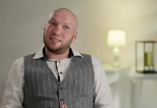 Uczestniczka "Ugotowanych" zwróciła kolację rywala w toalecie. "Piekielny eksperyment na żołądku" [PRZED EMISJĄ W TV]