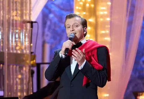Maciej Musiałowski o życiu w zamku i wyzwaniach. "Plany? Przeżyć zimę w domu" 