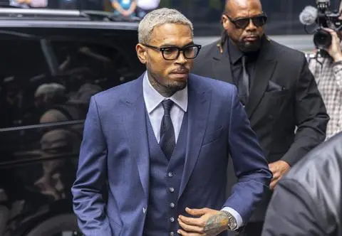 Chris Brown oskarżony o napaść. Muzyk nie przyznaje się do winy