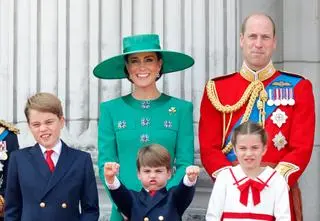 Dzieci księcia Williama złożyły mu życzenia z okazji Dnia Ojca. Opublikowały wyjątkowe zdjęcie. "Przed i po"