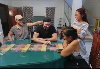 "Na zdjęciach widać waszą miłość". Jacek Jelonek opowiada o swoim związku w "Azja Express"