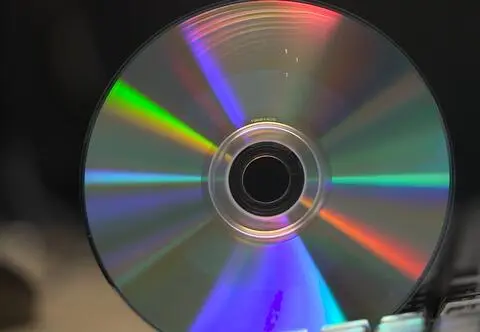 Nagrałeś pirata drogowego? Sądy chcą filmów na płytach CD, które w zasadzie są już prehistorią