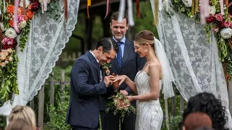 Quiz. Pamiętasz, co działo się w życiu uczuciowym bohaterów "Szpitala św. Anny" w 2. sezonie?