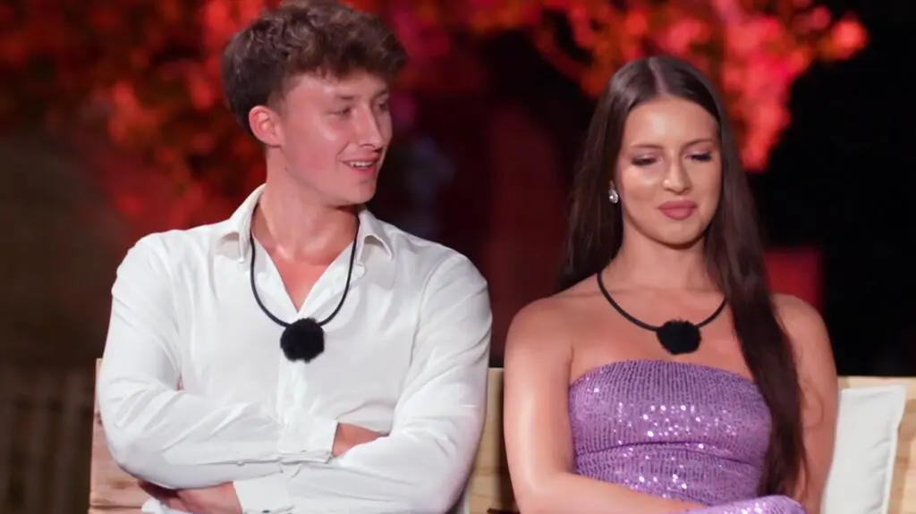 Karolina i Oskar z "Hotelu Paradise 9"