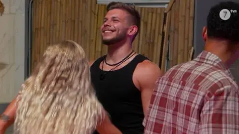 Hotel Paradise 12. Krystian