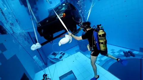 Fiat Seicento zatopiony w najgłębszym basenie Europy