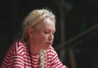 "Królowa Przetrwania 3". Monika Jarosińska opowiedziała Dariuszowi Pachutowi o konfikcie z Dodą. "To mnie pobito" [PRZED EMISJĄ W TV]