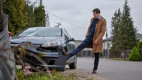 "Na Wspólnej" w odcinku 3880 w TV: Wyciek gazu, ewakuacja, walka o kochanka i sprytny plan Alana!