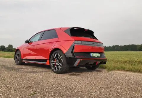 Hyundai Ioniq 5 N – „Czy to się będzie sprzedawać? Na pewno nie, ale jak już ktoś to kupi, naprawdę będzie miał się czym chwalić”