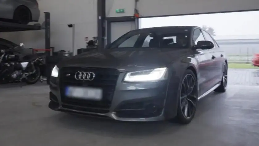 Wąski namówi Roberta na oględziny Audi