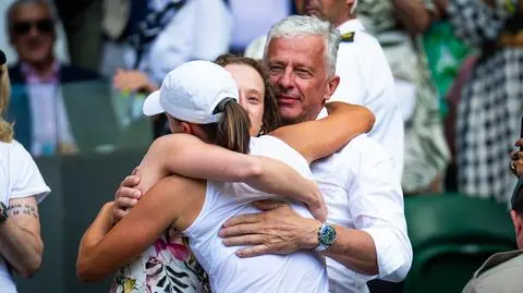 Iga Świątek z tatą Tomaszem i siostrą Agatą
