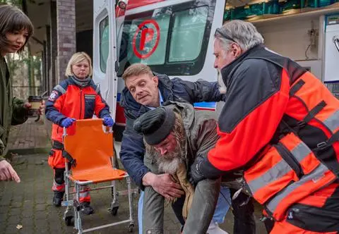 W nowych odcinkach "Na Wspólnej". Zarażenie wścieklizną, śmierć i zdrada