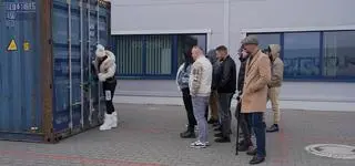 "Zakup w ciemno". Czy warto było walczyć o kontener morski? Sprawdź, ile sprzedała Marivo [PODSUMOWANIE]