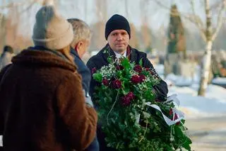 "Na Wspólnej", odc. 4203. Alan zrozpaczony po stracie rodziców