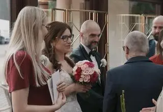 Kasia nie poznała na weselu taty własnego męża. Potem okazało się, dlaczego