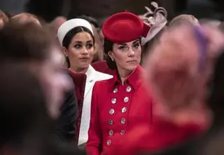 Kate Middleton i Meghan Markle nie zostały przyjaciółkami. Poszło o "baby brain" i oskarżycielski palec! 