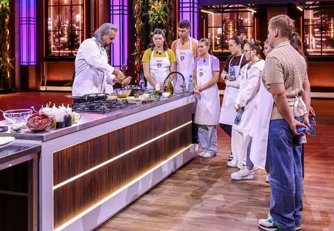 Ceniony szef kuchni w "MasterChef Nastolatki 2" rzucił uczestnikom nietypowe wyzwanie. Kto odpadł z programu?