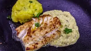 Dorsz pieczony z duszonym porem oraz zapiekanym puree ziemniaczanym