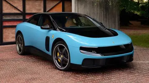 Pierwsze wyprodukowane Ferrari Luce sprzedane na aukcji. Cena zwala z nóg