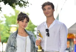 Kwiat Jabłoni wyruszy w letnią trasę koncertową Letnie Turnusy 2025! Gdzie i kiedy zespół zagra? 