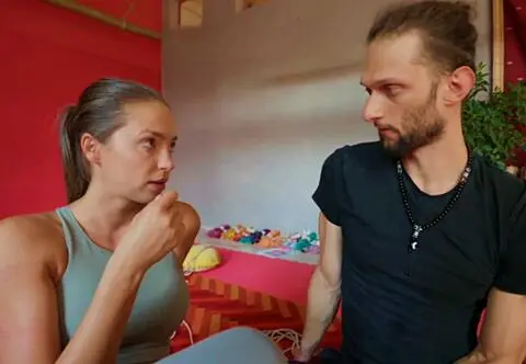 "Droga do oświecenia". Karolina wzięła udział w rytuale shibari. "Nigdy wcześniej nikogo nie wiązałam"