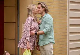 "Na Wspólnej" w odcinkach 3883 - 3886: Obrona mordercy, zazdrość, szybki ślub i zabójstwo?!