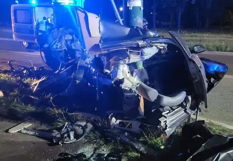 Tragiczny wypadek w Sosnowcu. Auto uderzyło w słup, są ofiary śmiertelne