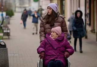 "Na Wspólnej" odc. 3995. Agierowa jest w szoku! Co zobaczyła? [PRZED EMISJĄ w TV]