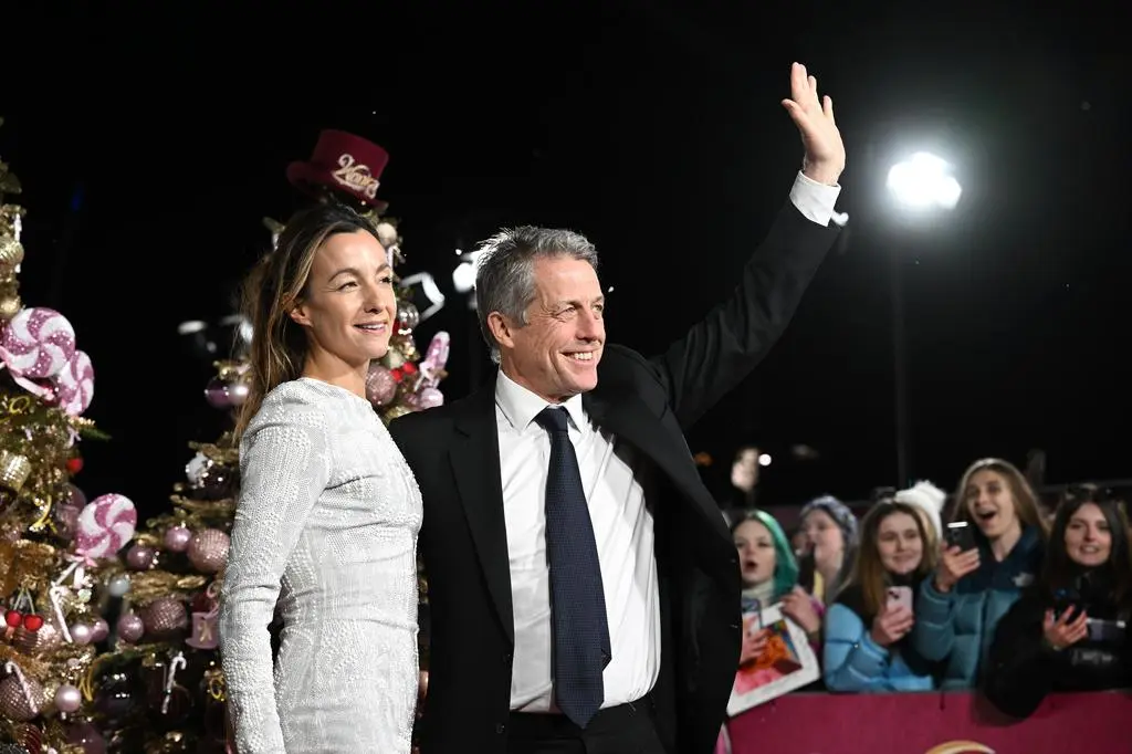 Hugh Grant z żoną Anną Eberstein