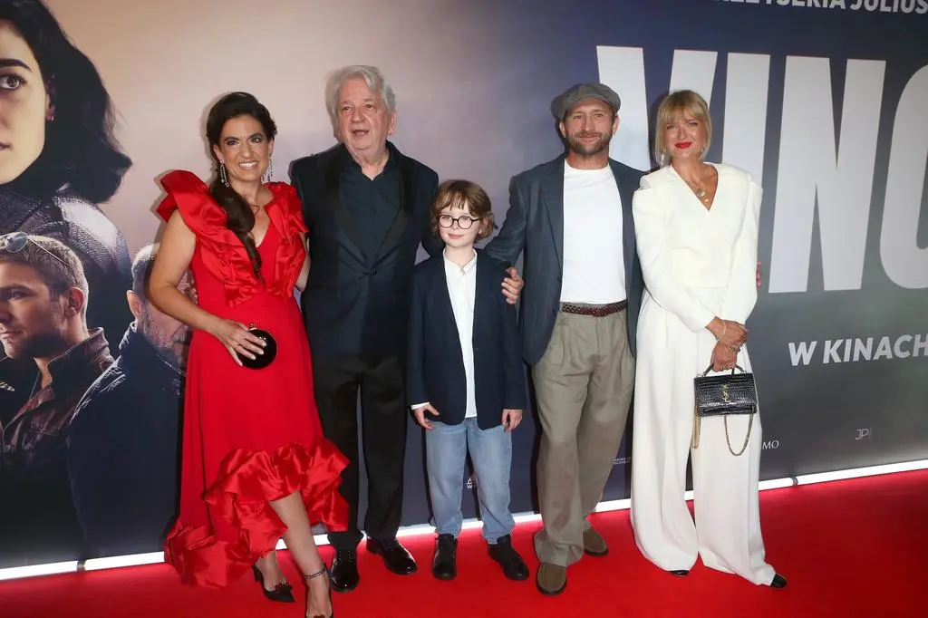 María Ruiz López, Juliusz Machulski z wnukiem, Borys Szyc z żoną Justyną Nagłowską 