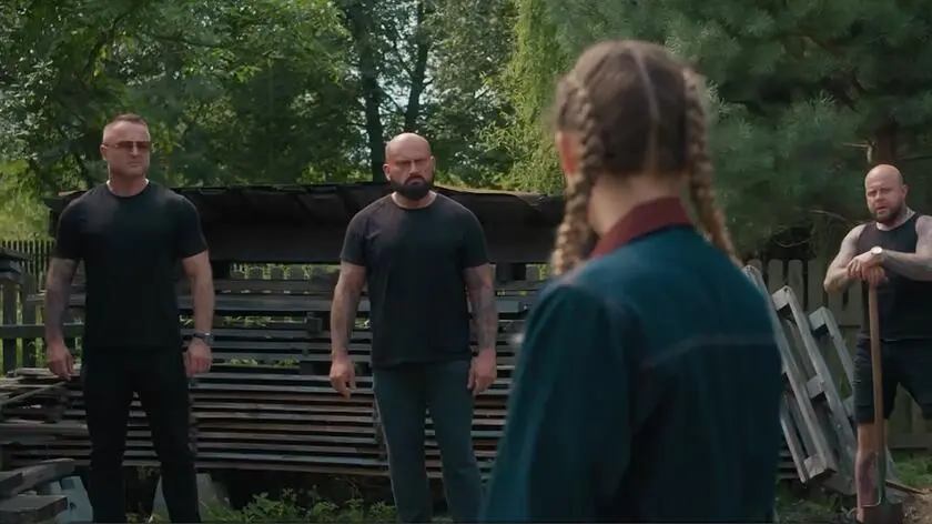"Młode gliny". Policjantka zadarła z groźną bandą. Jak z tego wybrnie? [PRZED PREMIERĄ w TV]