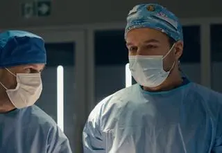 "Szpital św. Anny". Starcie przy stole operacyjnym. Dr Bilewicz zaryzykuje życiem pacjenta? [PRZED EMISJĄ W TV]