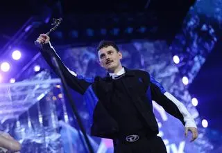 Wygrał "X-Factora", teraz wyprzedaje stadiony. Jak zaczynał Dawid Podsiadło? 