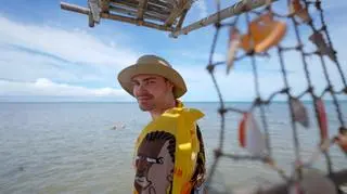 Hotel Paradise 10, odcinek 1.