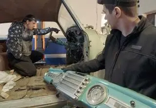 Moto Fachury. Kamper z V8, Lincoln po latach postoju i BMW E39 za 1000 zł