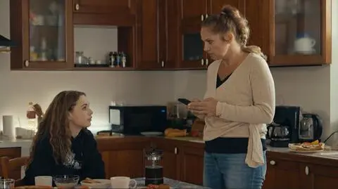 "Szpital św. Anny". Niezręczna rozmowa Kaśki z córką. Majka nie wie, że ma wizytę u kochanki ojca... [PRZED EMISJĄ W TV]