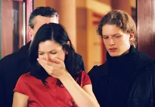 Pamiętacie, co wydarzyło się w 1. odcinku "Na Wspólnej"? Wypadek i tajemnicza śmierć zaintrygowały widzów