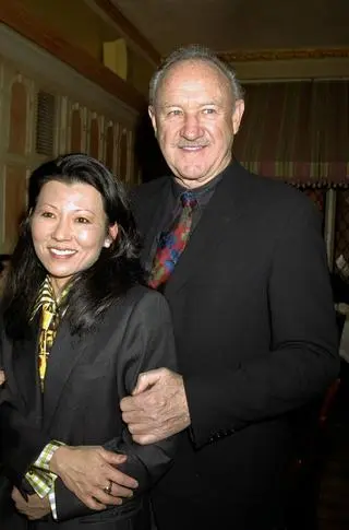 Gene Hackman i Betsy Arakawa